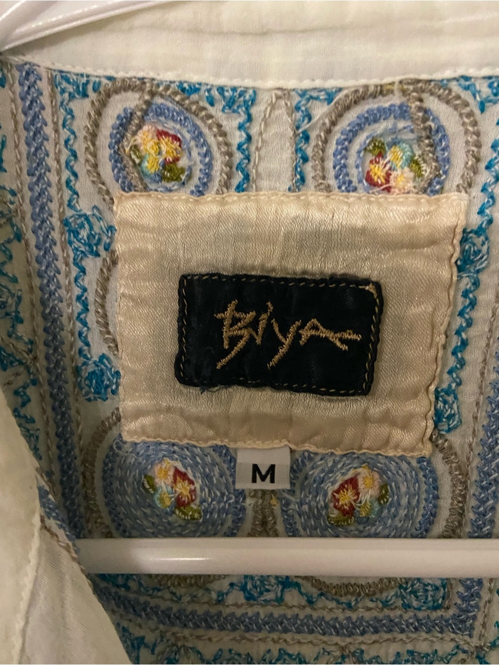 Biya Johnny Was Embroidered Tunic Top Medium White Blue Button Up Aztec Floral - Picture 2 of 11